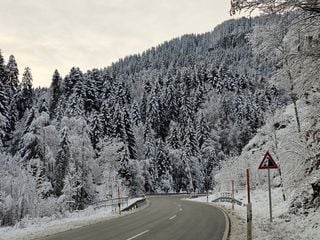 Eisige Nächte bis -15°C in Bayern am Wochenende - Meteorologe warnt vor "markanter Eisregenlage und Glatteis"