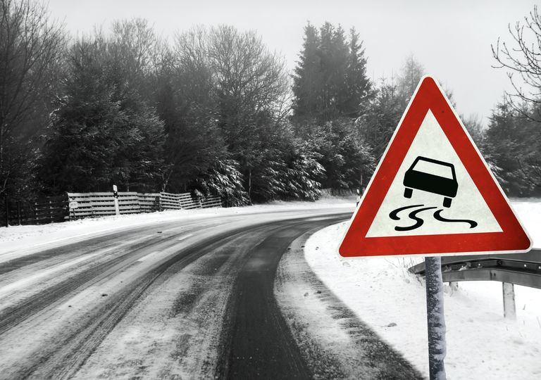 Glätte durch Schnee und Frost Glätte durch Schnee und Frost