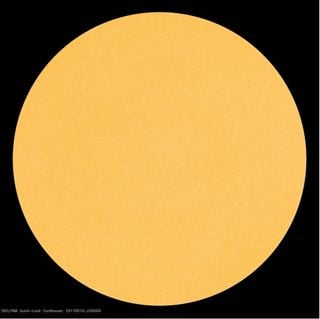 El Sol está en blanco