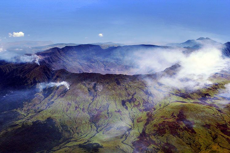 Tambora caldera volcán Indonesia Tambora caldera volcán Indonesia