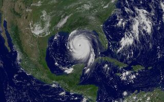 El calentamiento del agua mar causa huracanes más intensos