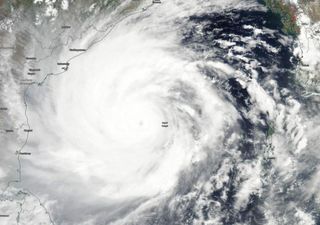 El superciclón Amphan toca tierra: desastre en la India y Bangladesh