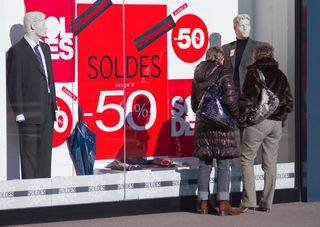 El clima frío de noviembre manipula tu gasto: la psicología detrás de tus compras del Buen Fin