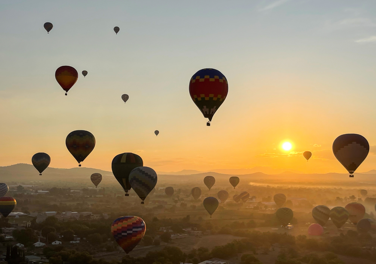 Volar en globo es aprovechar el permiso efímero que nos regala la atmósfera.