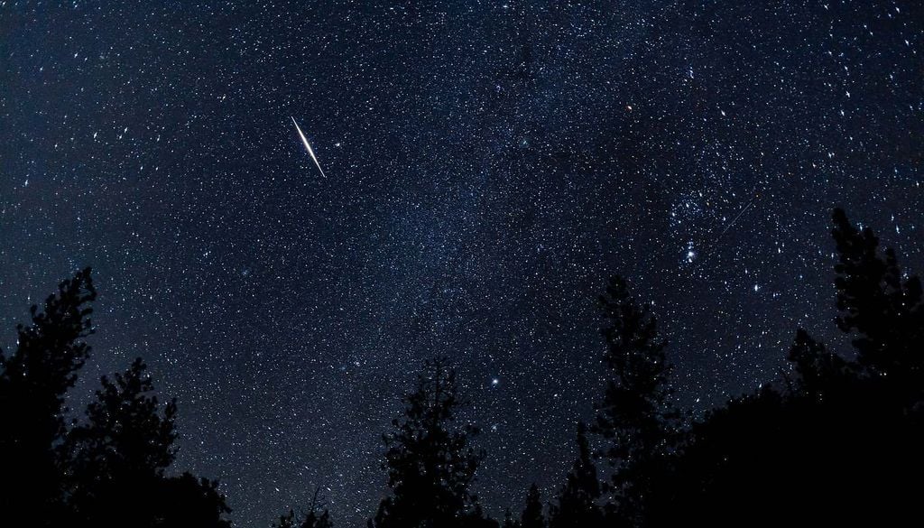 Lluvia de estrellas La lluvia de estrellas del cometa Halley se observará mejor de madrugada, después de que se ponga la Luna.