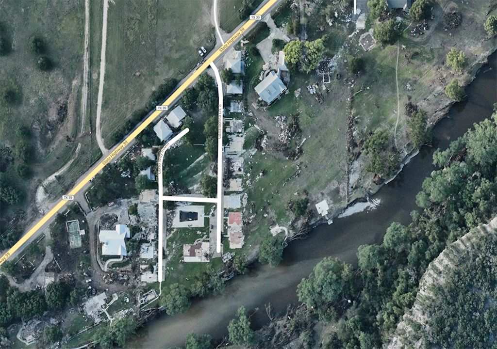 Propiedades dañadas bordean el río Guadalupe en el condado de Kerr, Texas, tras la devastadora inundación del 4 de julio de 2025