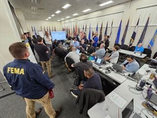 El jefe de Búsqueda y Rescate de FEMA renuncia por retrasos en la gestión de recursos ante el desastre en Texas