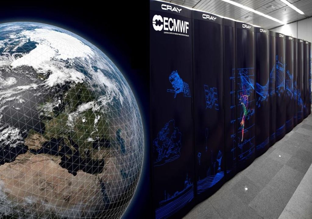 Mega computadores del ECMWF con vista al planeta Tierra