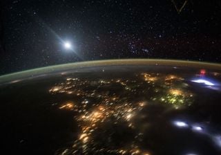 El CSIC a la caza de espectros, elfos y chorros azules