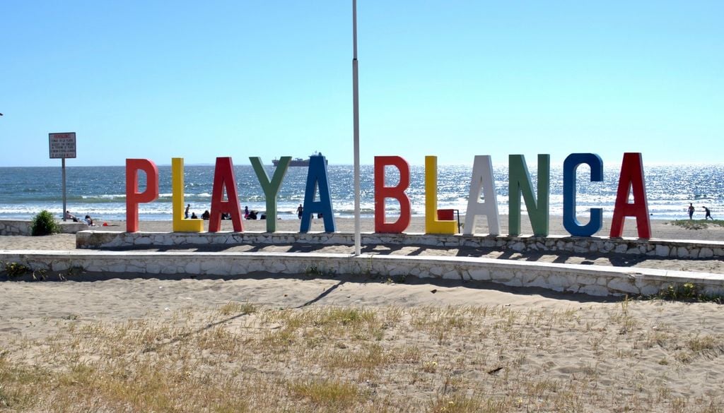 Playa Blanca de Lota y Coronel. Playa Blanca es uno de los principales balnearios de la zona. Crédito: Municipalidad de Coronel.