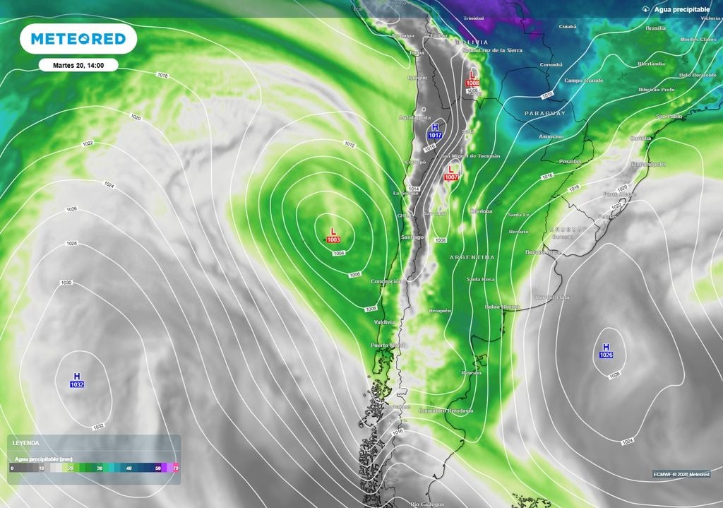 Gran cantidad de agua tendrá disponible el sistema ciclónico para transformarla en lluvias. El martes las precipitaciones caerán de manera furiosa sobre el centro y sur de Chile.