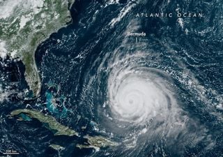 El duradero huracán Lee atraviesa el cálido Atlántico y varía categóricamente su intensidad