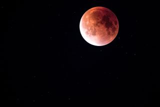 El eclipse lunar más largo del siglo XXI