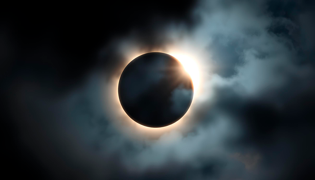 Recuerda observar el eclipse desde un lugar elevado y con el horizonte despejado.
