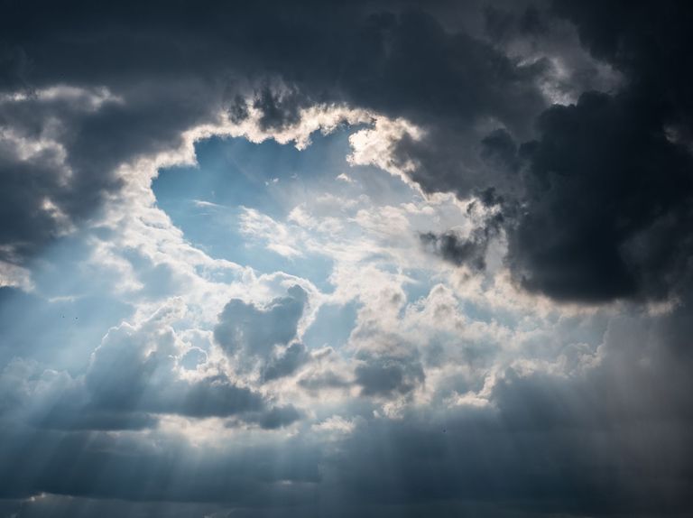 El espesor óptico de las nubes y sus sombras El espesor óptico de las nubes y sus sombras