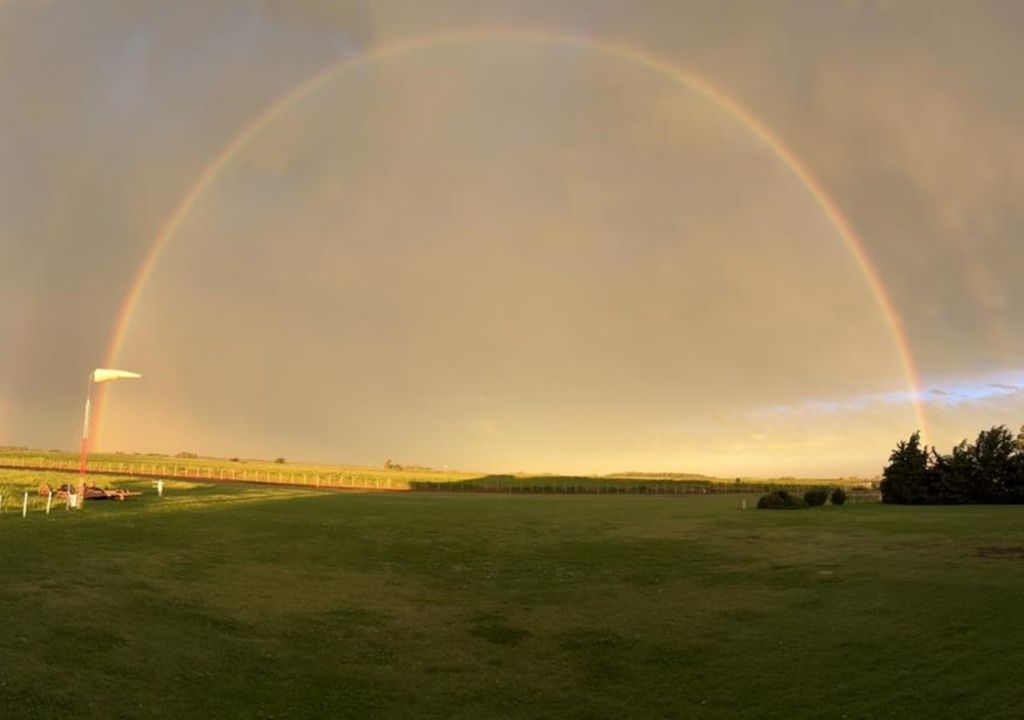 arcoiris Los colores del arcoíris aparecen por la separación de la luz en distintas longitudes de onda.
