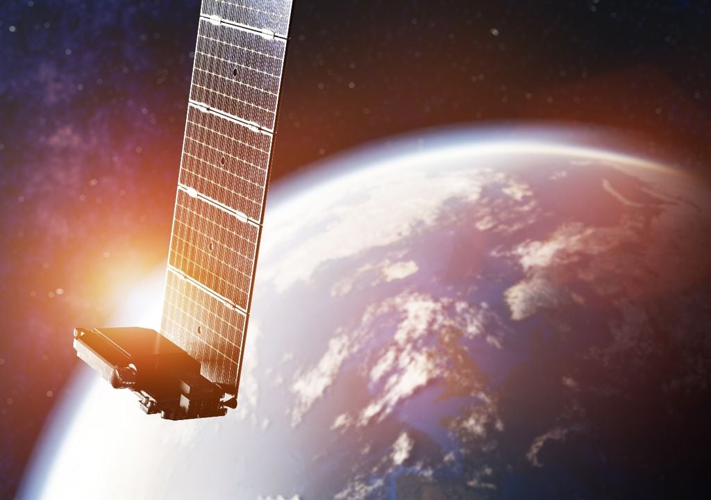 Satélites Satélites