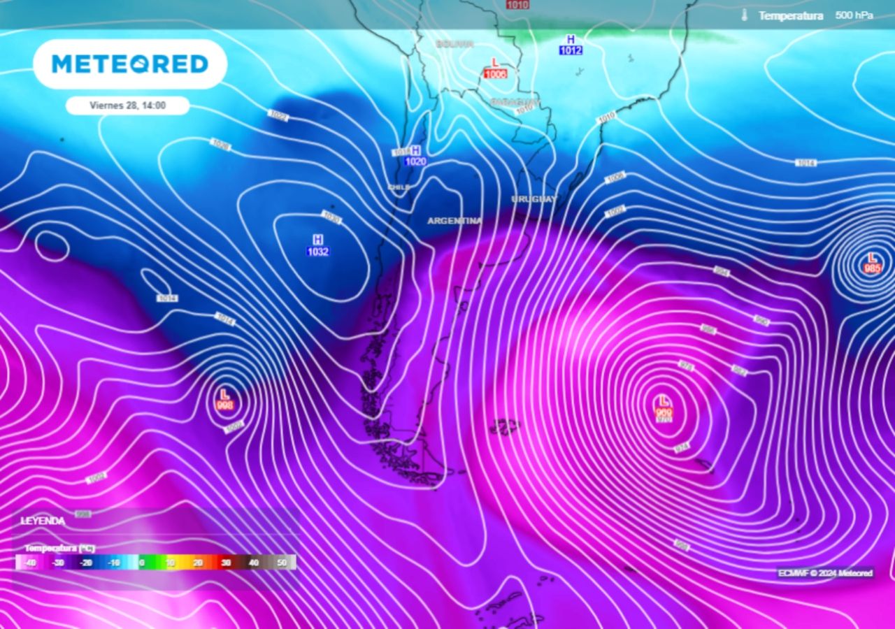 Una masa de aire frío de origen polar cubrirá el centro y norte de Argentina el fin de semana. El mapa muestra temperaturas proyectadas en el nivel de 500 hPa.