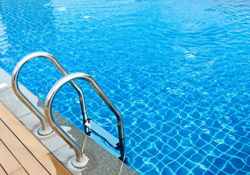 Alternativa ecológica para piscinas. Aunque requieren una mayor inversión inicial, la mantención de las piscinas de agua salada es más económica a largo plazo.