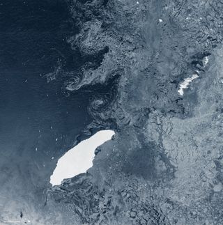 El gigantesco iceberg A-68, tres años navegando casi a la deriva