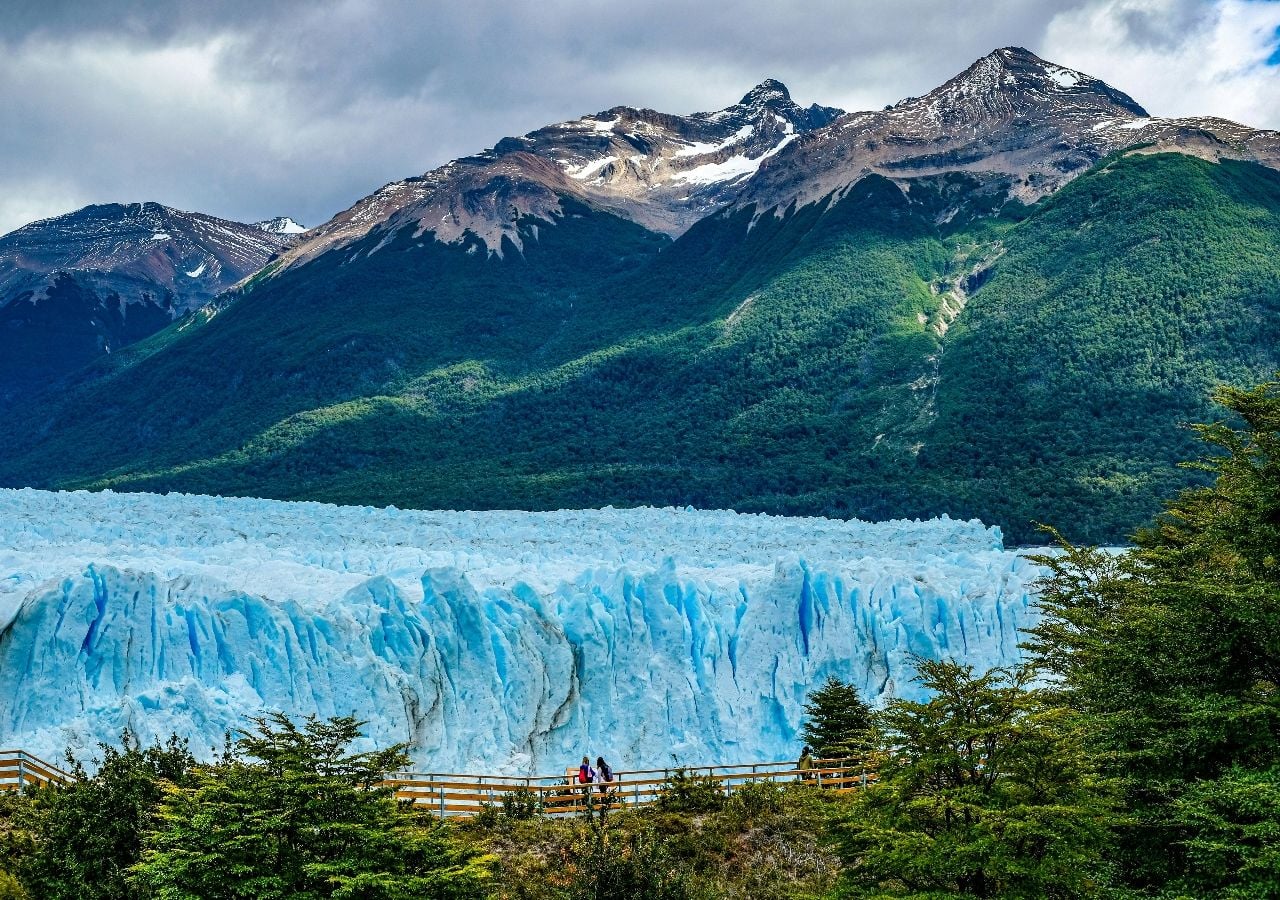 O Glaciar Perito Moreno, perto de El Calafate - Santa Cruz - já não é estável e está a mostrar sinais de perda de estabilidade e de recuo.