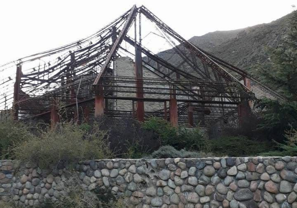 Hotel Samay Huasi incendiado en Mendoza