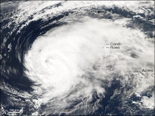 El huracán Gordon en las cercanías de las Azores