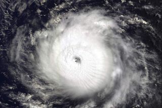 El huracán Héctor establece récords en el Océano Pacífico Noreste