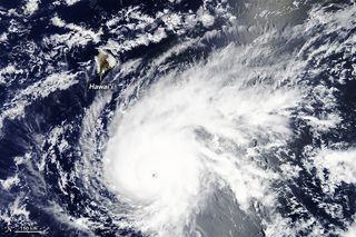 El huracán Lane se acerca a Hawai