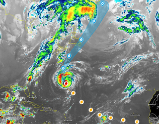 El huracán Larry se acerca a las Bermudas