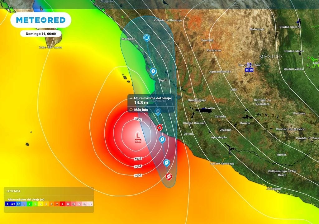Se preve oleaje elevado de hasta 15 metros al momento del impacto de Simon como huracán mayor en inmediaciones de Jalisco. Se preve oleaje elevado de hasta 15 metros al momento del impacto de Simon como huracán mayor en inmediaciones de Jalisco.