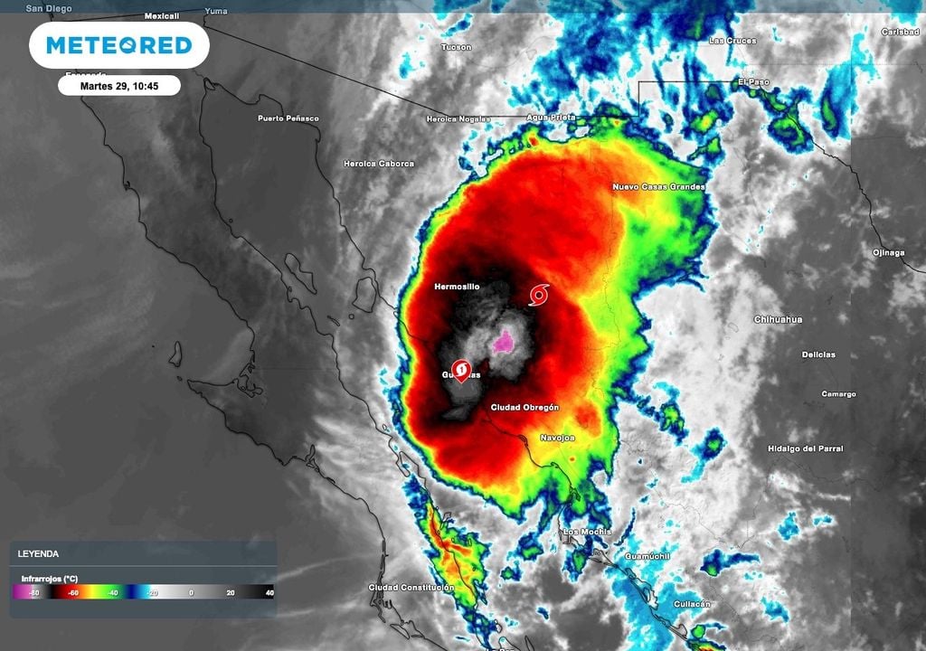 La imagen satelital, muestra la nubosidad convectiva a "Polo" en el momento justo que toco tierra en las inmediaciones de Guaymas, Sonora.. La imagen satelital, muestra la nubosidad convectiva de "Polo" en el momento justo que toco tierra en las inmediaciones de Guaymas, Sonora..