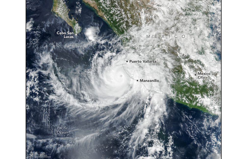En esta imagen, captada con el instrumento VIIRS (Visible Infrared Imaging Radiometer Suite) del satélite Suomi NPP el 11 de octubre de 2026, se observa el huracán Simón frente a la costa del Pacífico mexicano. NASA Earth Observatory/Michala Garrison
