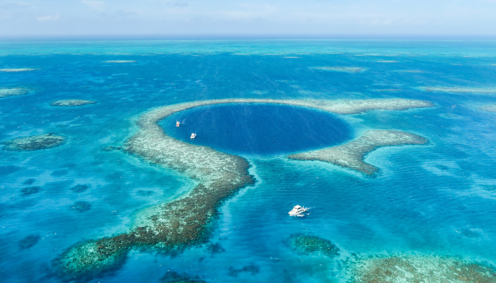 oceano; biodiversidad; geofisica; ciencia El Great Blue Hole de Belice es el agujero azul más famoso del mundo.