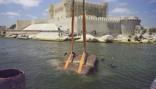 Un impresionante hallazgo arqueol&oacute;gico bajo el agua revive una de las 7 Maravillas del Mundo Antiguo