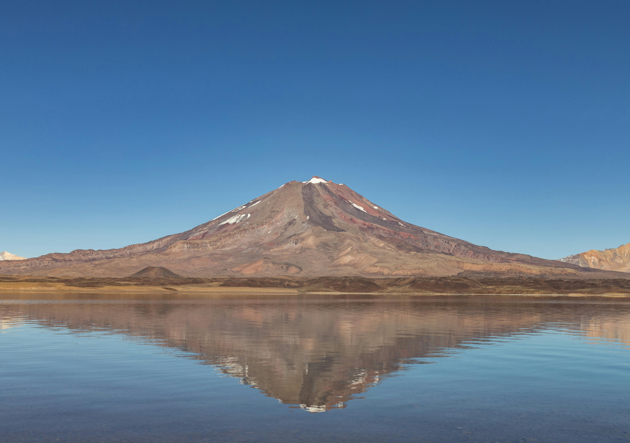En 1930, un aviador francés se estrelló en la zona de la Laguna del Diamante. Fue rescatado una semana después y su amigo, Saint-Exupéry, viajó a Mendoza.