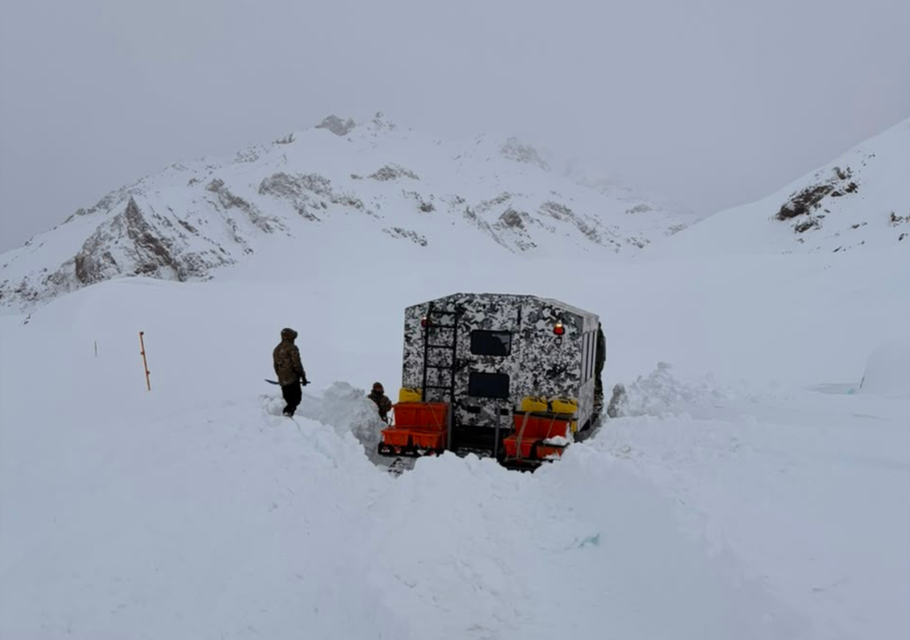 El agua de deshielo llega a los ríos para ser destinada a consumo y riego de cultivos en toda la provincia de Mendoza. Foto: Gentileza Gendarmería Nacional