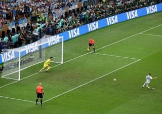 El lanzamiento de penales en el fútbol tiene más de ciencia que de azar, según especialistas