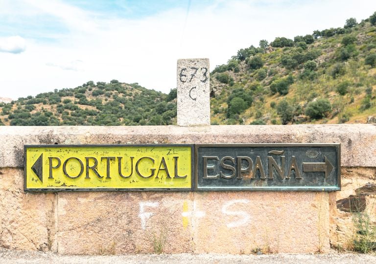 El mapa m&aacute;s curioso de Espa&ntilde;a: conoce estos 3 lugares partidos por fronteras