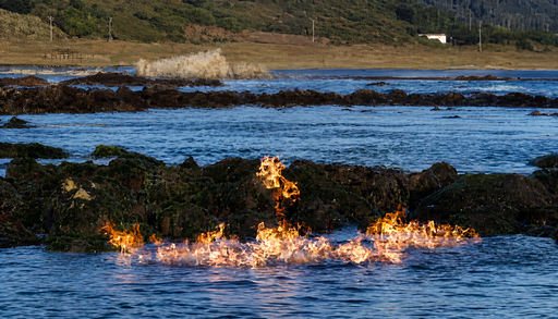 El mar burbujea en esta isla de Chile: gas natural y hasta una leyenda ligada a Moby Dick