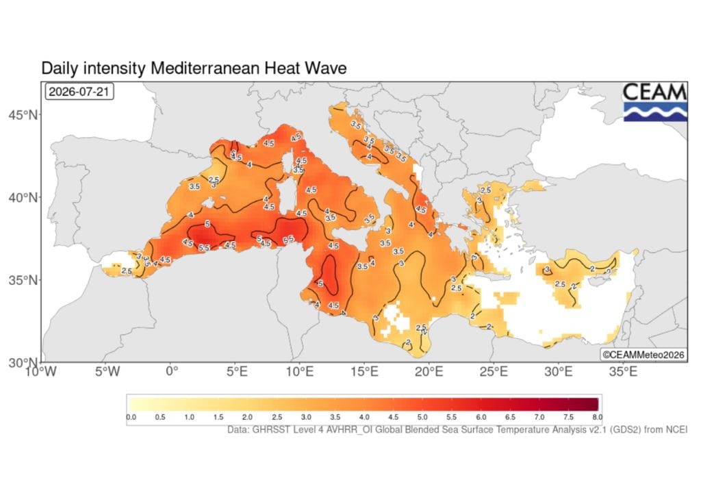 Intensidad de la ola de calor marina en el mar Mediterráneo Intensidad de la ola de calor marina en el Mediterráneo el 21 de julio. Las anomalías más elevadas se concentran en la cuenca occidental y central, donde la intensidad supera ampliamente los 5 ºC.