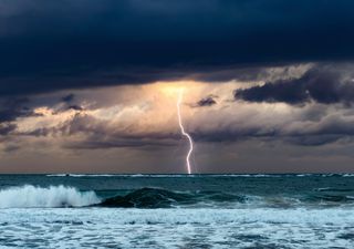 Mar Mediterráneo occidental en valores de récord: ¿el riesgo de lluvias extremas en España se extenderá a noviembre? 