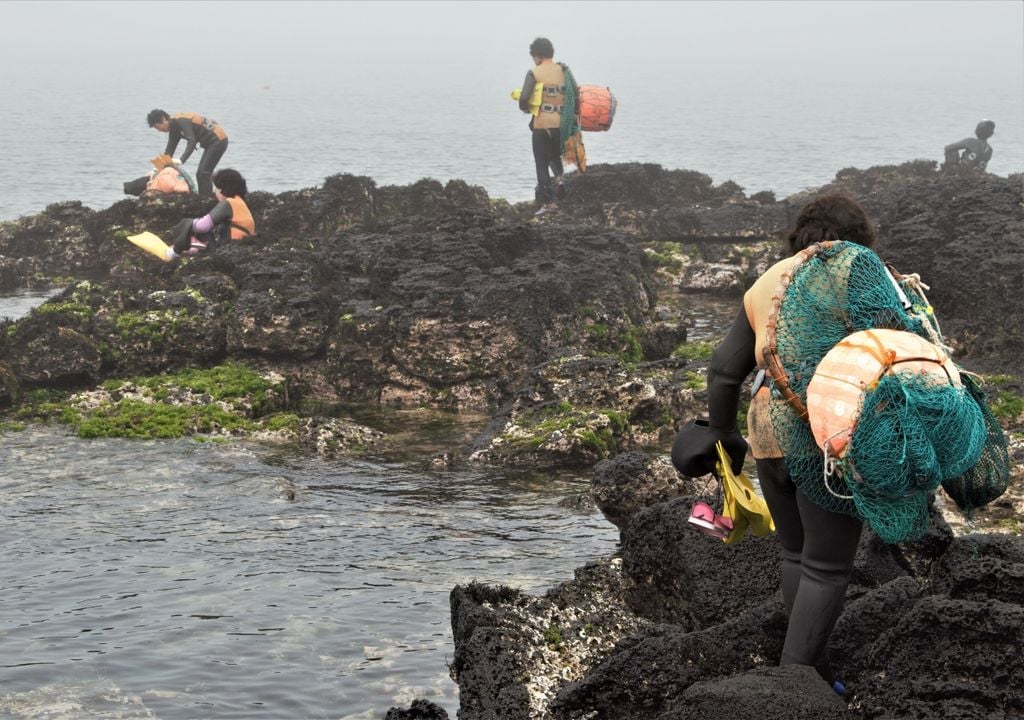 Haenyeo buceadoras de la isla de Jeju Haenyeo buceadoras de la isla de Jeju