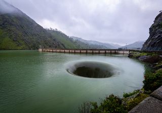 Qué es este extraño agujero en el lago Berryessa de California: ¿maravilla natural o un portal a otra dimensión?