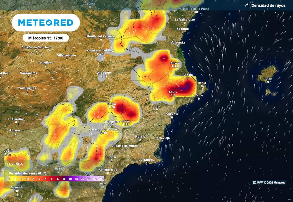 El modelo europeo prevé la formación de algunas tormentas que podrían frenar el ascenso térmico por la tarde.