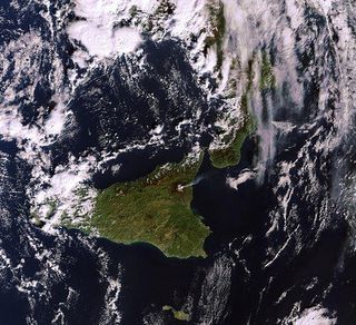 El Monte Etna cobra vida – nuevas imágenes desde el espacio (14 enero 2011)