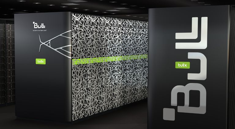 Figura 2.- El nuevo superordenador Bull de AEMET será 75 veces más potente que el antiguo Cray que actualmente operaba en la Agencia. Figura 2.- El nuevo superordenador Bull de AEMET será 75 veces más potente que el antiguo Cray que actualmente operaba en la Agencia.