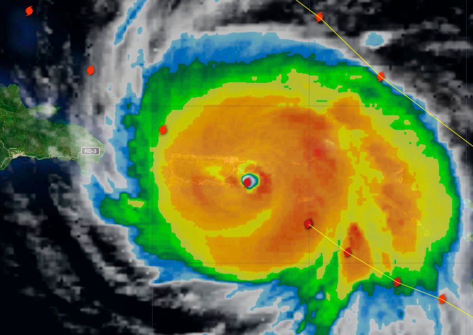 dividir Libro Genealogía El ojo del huracán María, ¡sobre Puerto Rico!