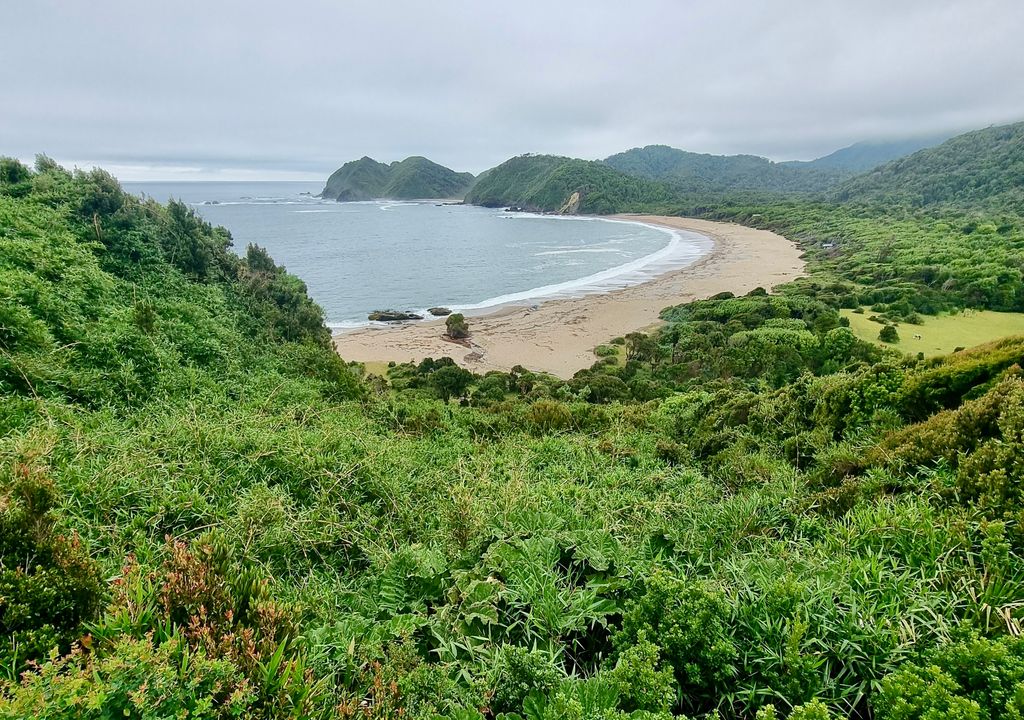 Cole Cole es una playa prístina de la costa oeste de la Isla Grande de Chiloé.