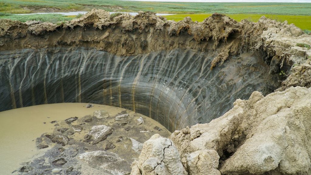 permafrost A la naturaleza le caemos regular y nos está devolviendo la factura del cambio climático en la descongelación del permafrost, y eso tiene consecuencias.